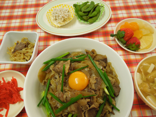 超特大牛丼です！ご飯は自分で好きなだけよそってください！